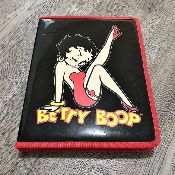 2003 Betty Boop 3-Ring Binder Notebook Zipper Black Red Yellow 10.75" x 13.75" - Picture 1 of 6